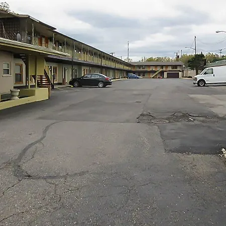 Rodeway Inn & Suites Inkster